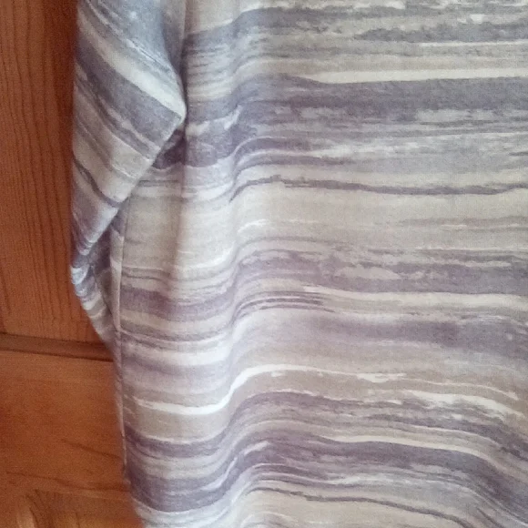 Ruby Rd. Women's Blouse in Subtle Gray and Cream - Picture 7 of 15